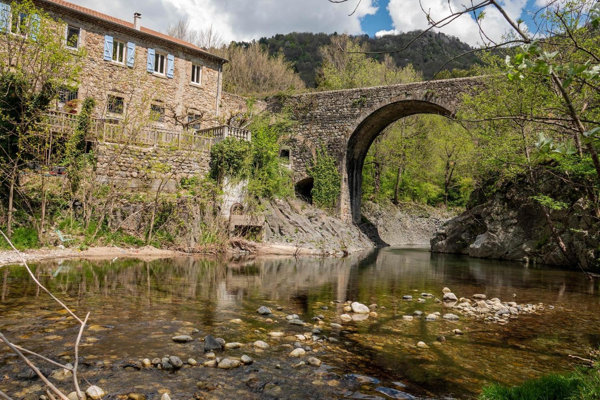 Burzet Rives De Bourges 아파트 외부 사진